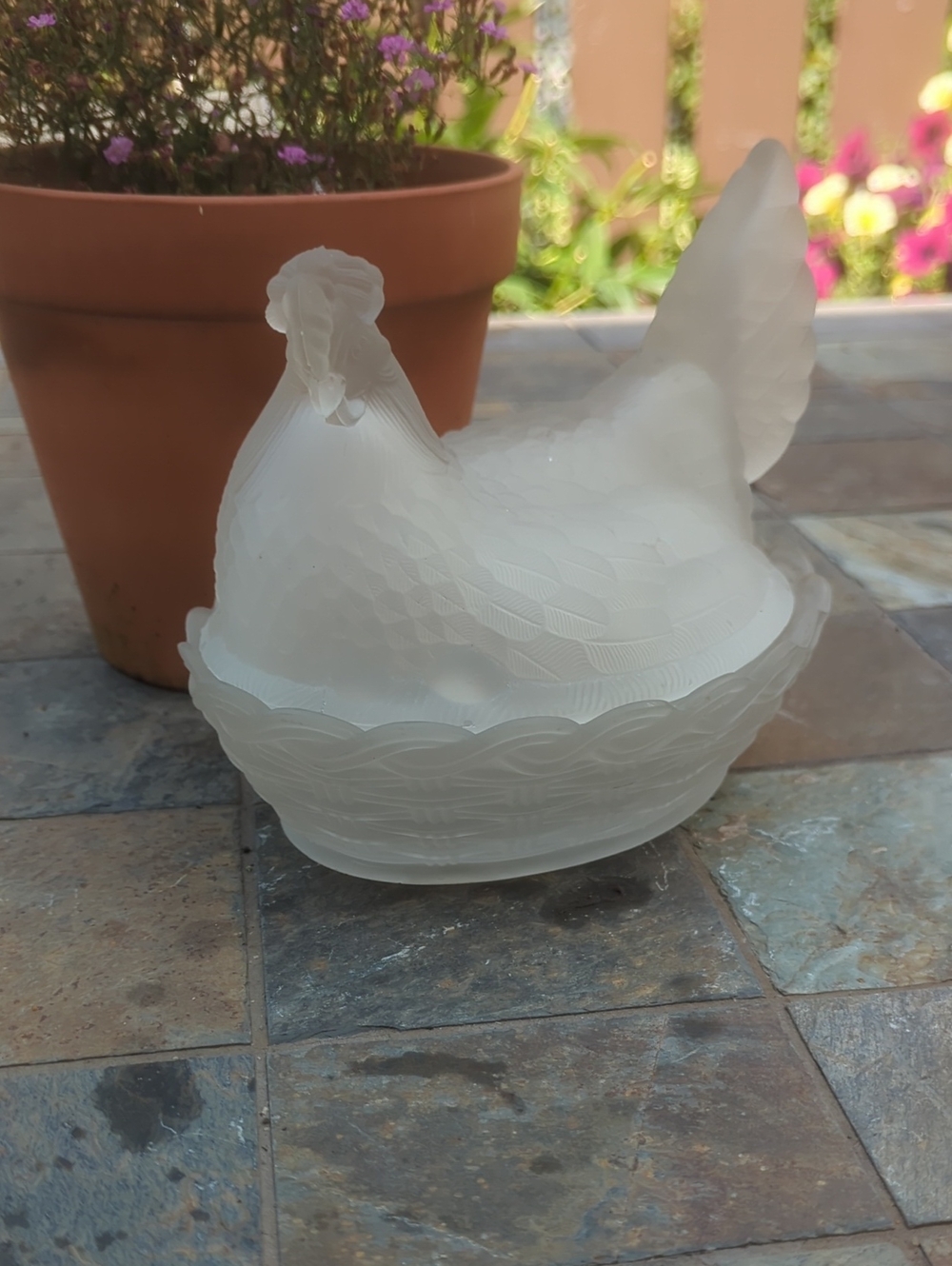 Westmoreland | Frosted Glass Decorative Hen on Nest